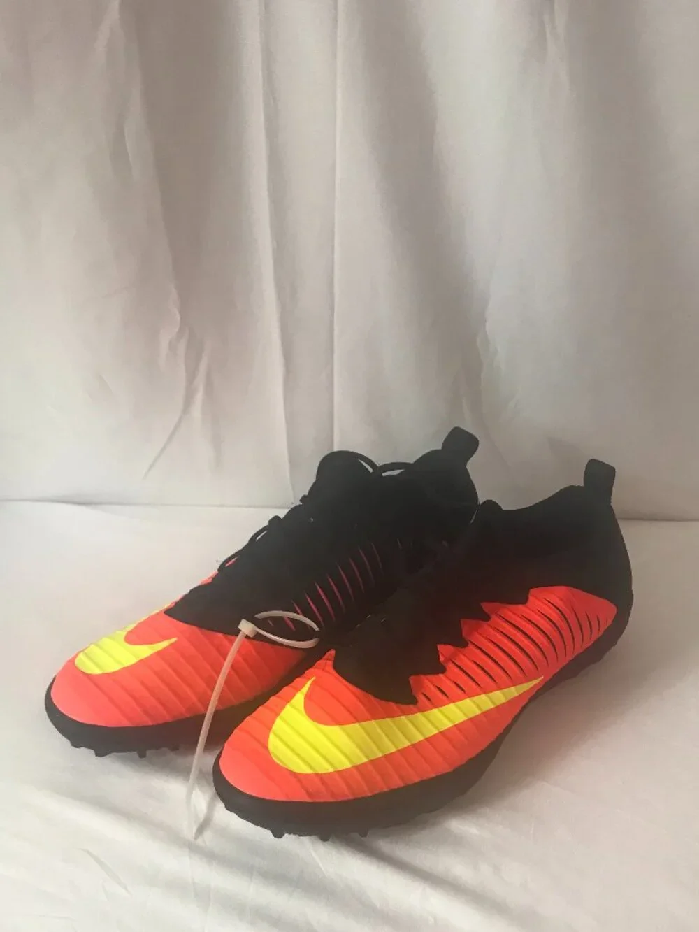 Nike Mercurial X Finale Athletic Sport Cut Indoor Soccer/Football Sneakers